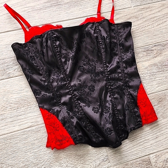 Fredericks of Hollywood Red & Black lace corset - Picture 2 of 6